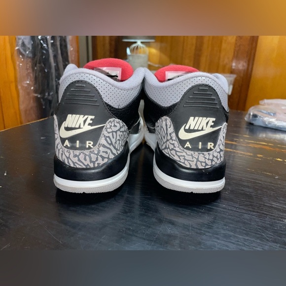 Jordan Kids Black and Red Sneakers - Picture 5 of 6